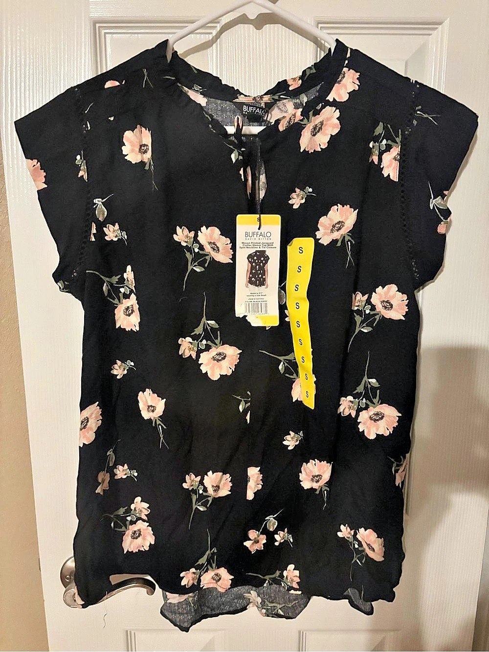 Buffalo David Bitton Flutter Sleeve Floral Top Black & Pink Small